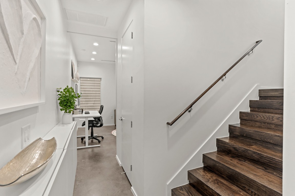 4302 Rose Street Houston, TX 77007 - Photo 20 of 25 a view of entryway and workspace