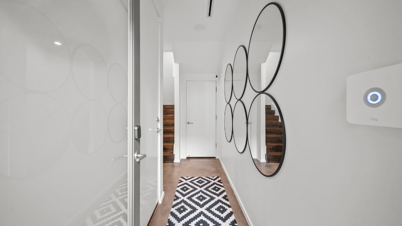 4302 Rose Street Houston, TX 77007 - Photo 2 of 25 a picture of a bathroom with a mirror