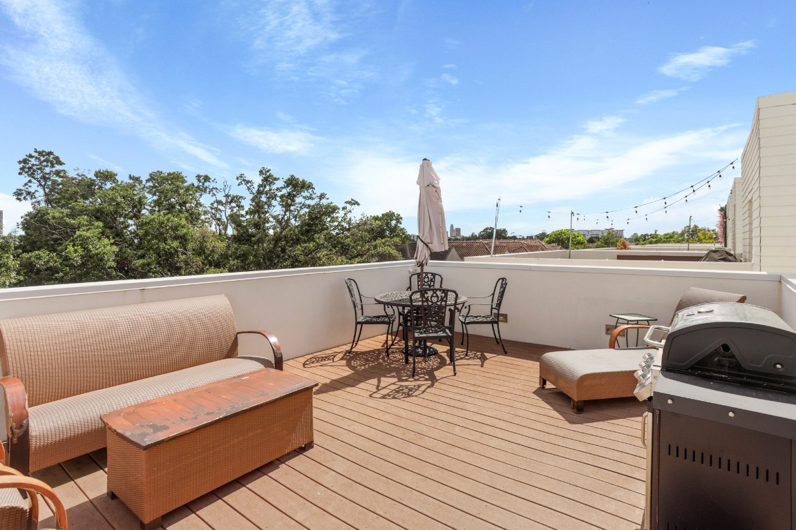 4302 Rose Street Houston, TX 77007 - Photo 24 of 25 a terrace view with seating space