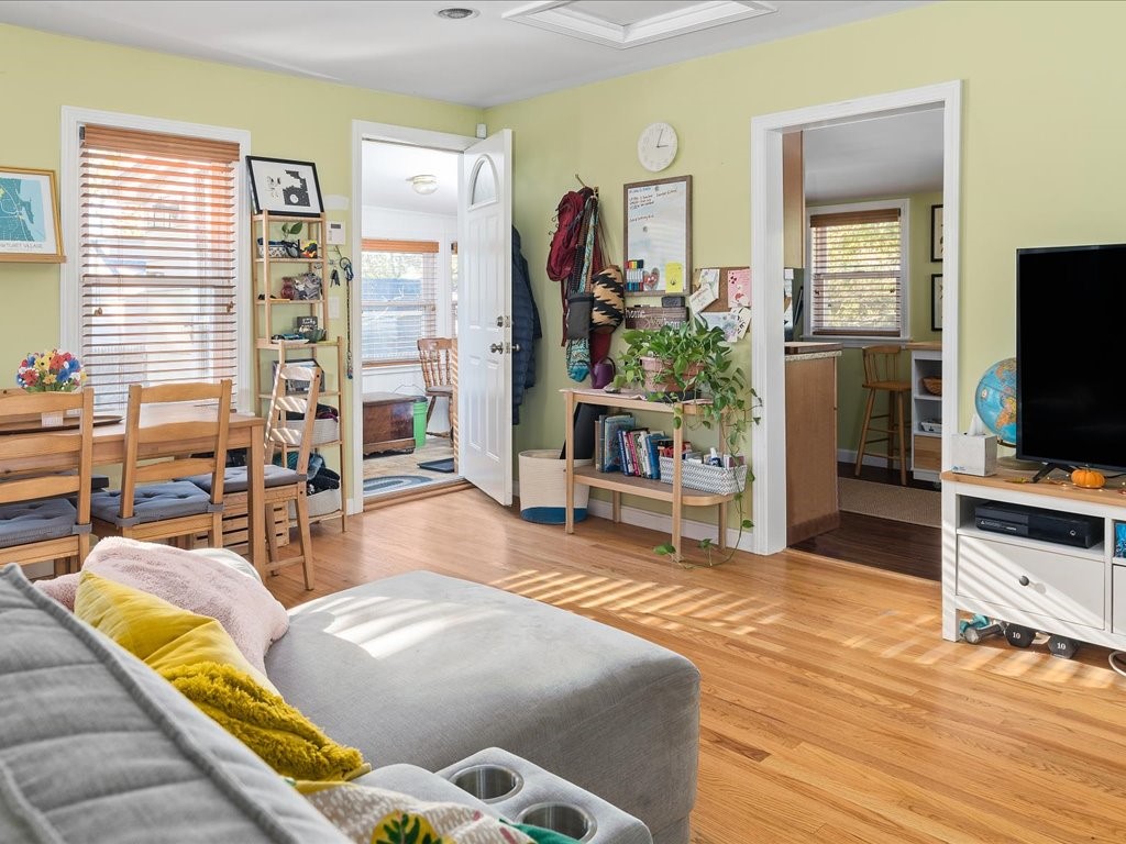 105 Naushon Avenue Warwick, RI 02888 - Photo 3 of 15