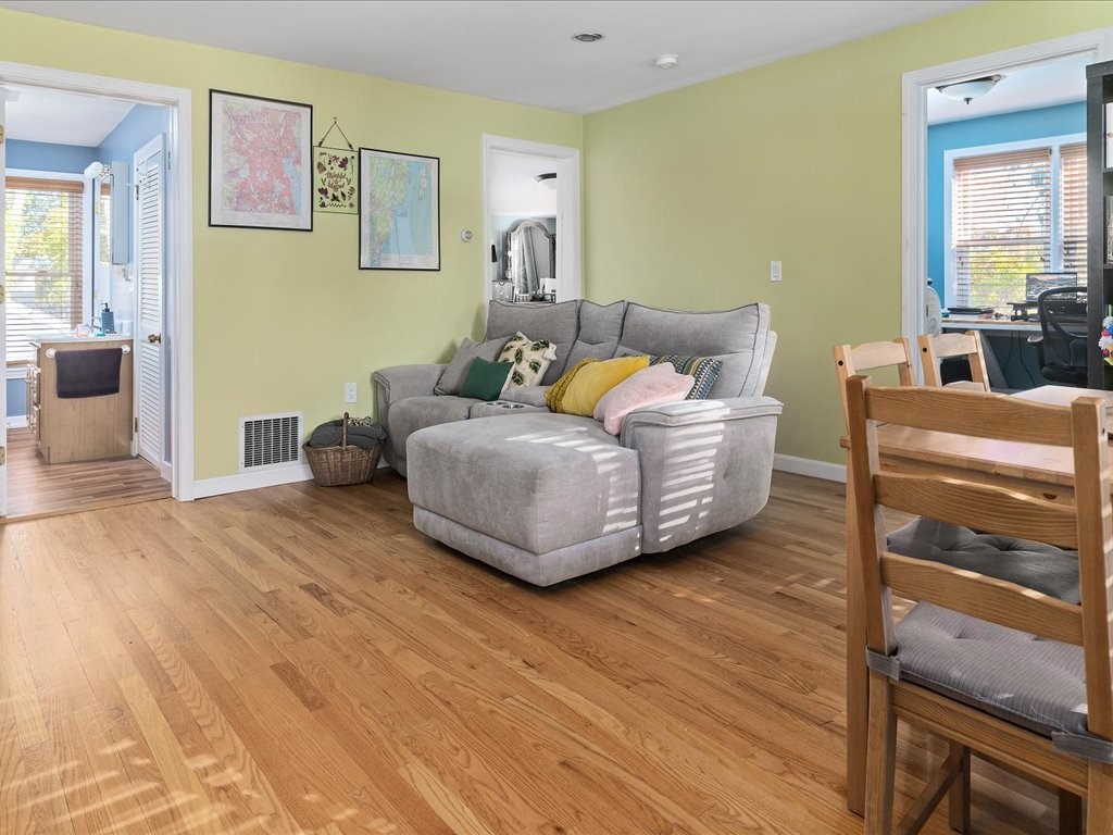 105 Naushon Avenue Warwick, RI 02888 - Photo 4 of 15