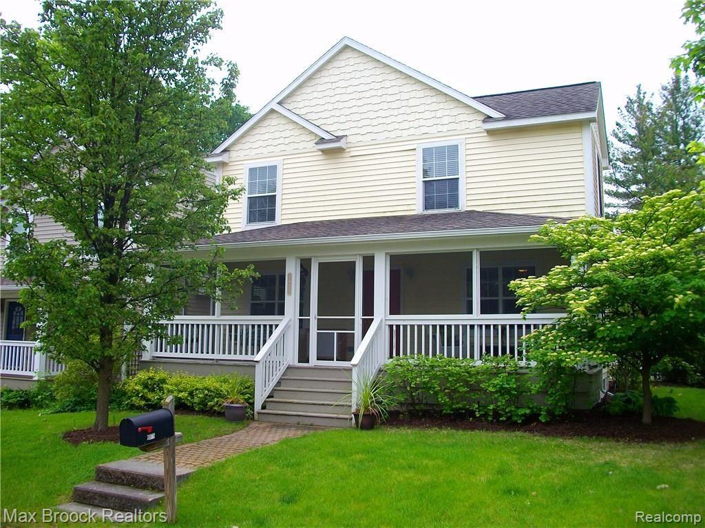 3075 Moss Street Keego Harbor, MI 48320 - Photo 1 of 2