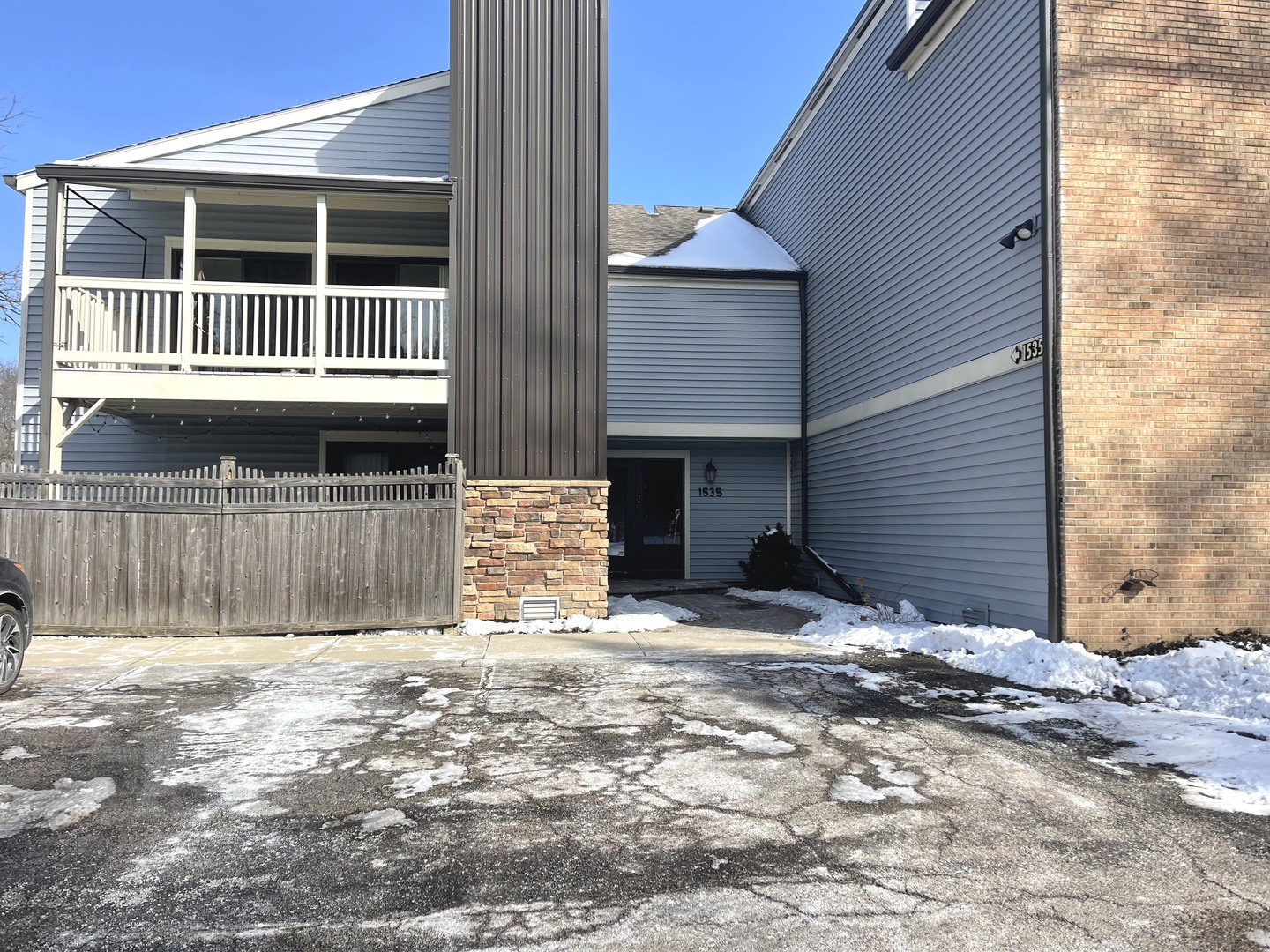 1535 South County Farm Road, Unit 23 Wheaton, IL 60189 - Photo 1 of 28