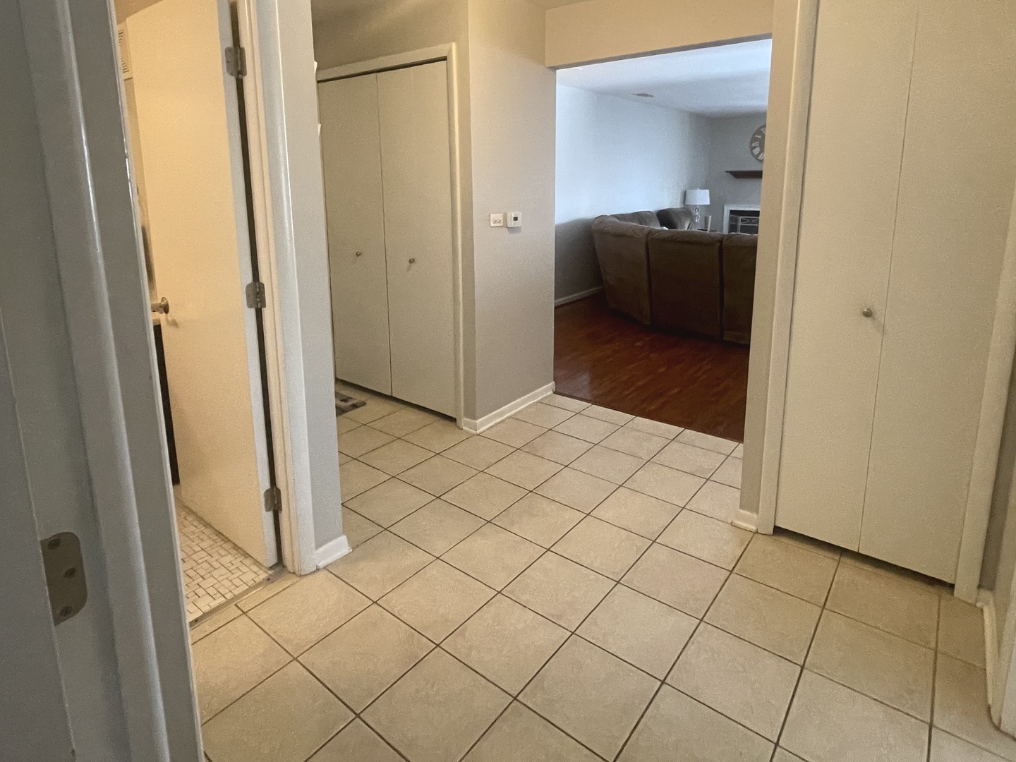 1535 South County Farm Road, Unit 23 Wheaton, IL 60189 - Photo 3 of 28