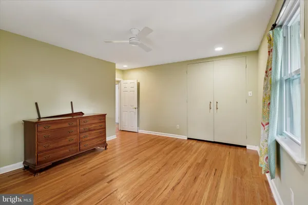 a bathroom with a tub