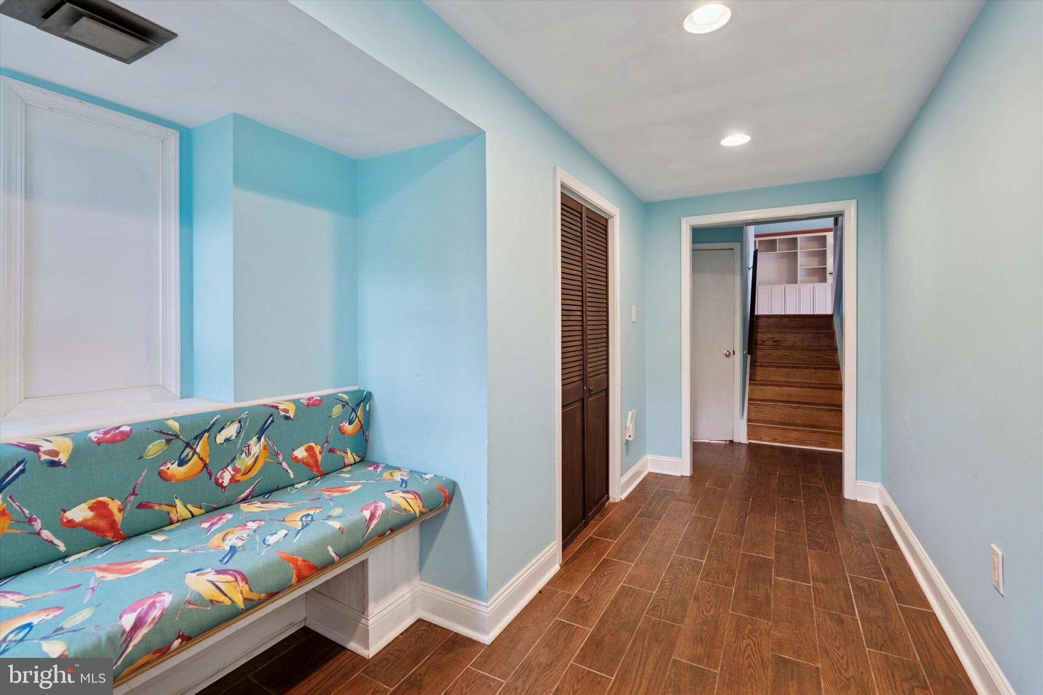 990 Indian Creek Road Jenkintown, PA 19046 - Photo 34 of 58 a bedroom with a bed and a dresser