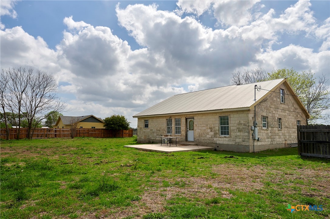 1085 Garrett Trail Maxwell, TX 78656 - Photo 6 of 36