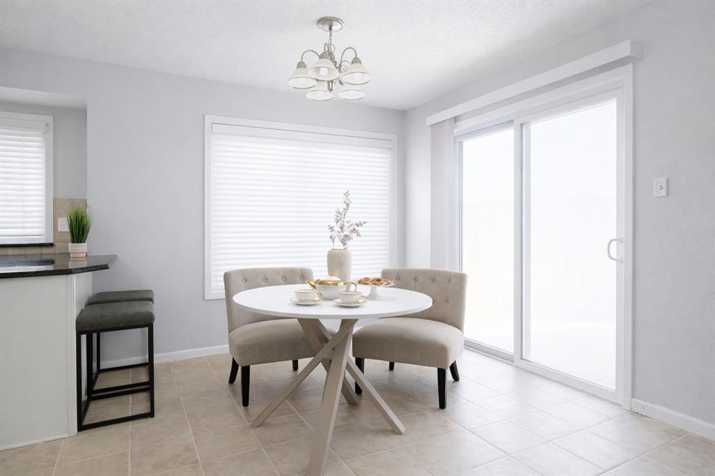 7 Chisos Court Trophy Club, TX 76262 - Photo 2 of 14 light and bright space to enjoy the morning sun and gather together