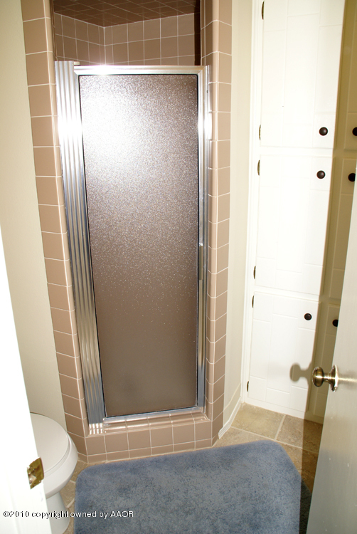 8302 Ranier Drive Amarillo, TX 79110 - Photo 20 of 32 a view of bathroom