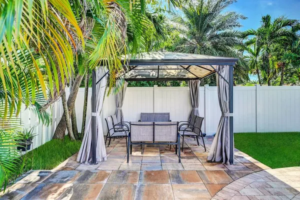 a view of outdoor space yard and patio