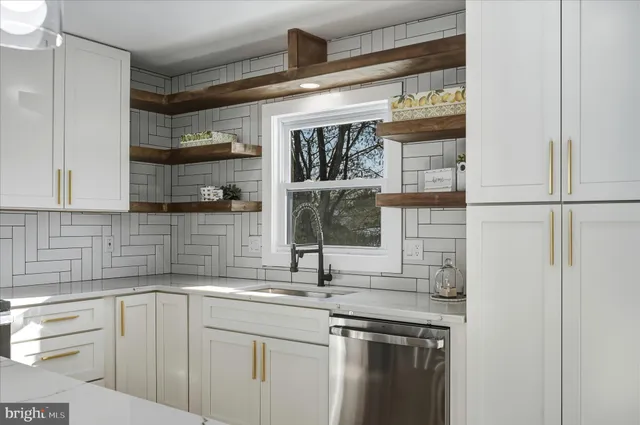 $459,990 | 110 Elaine Drive, Winchester, VA 22602