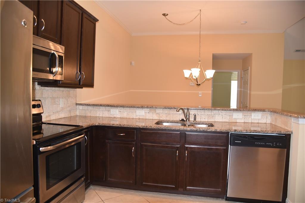 4246 Plantation Ridge Lane Greensboro, NC 27409 - Photo 9 of 31 Kitchen 2