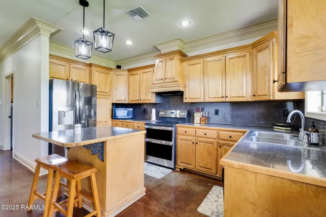 $450,000 | 9475 Grand Prairie Highway, Church Point, LA 70525