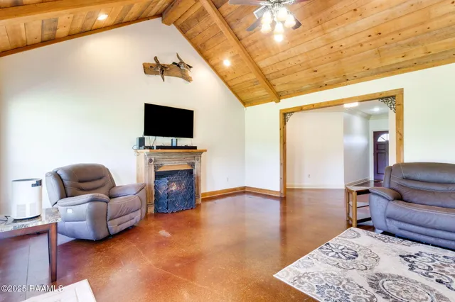 $450,000 | 9475 Grand Prairie Highway, Church Point, LA 70525