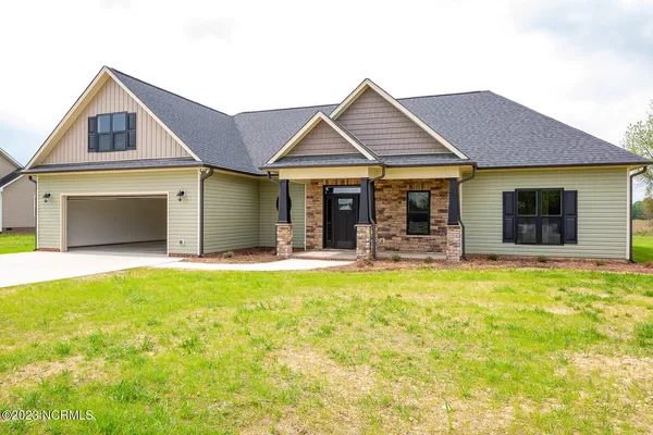 $399,000 | 129 Cedar Lake Lane, Clinton, NC 28328