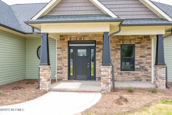 $399,000 | 129 Cedar Lake Lane, Clinton, NC 28328