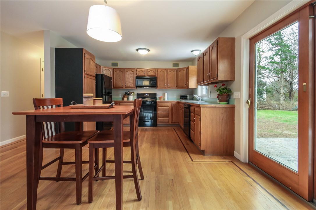 10 Ridge Drive Narragansett, RI 02882 - Photo 11 of 34 Hardwood floors with beautiful detail work