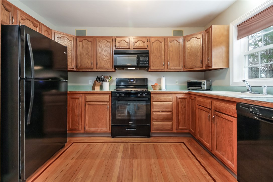 10 Ridge Drive Narragansett, RI 02882 - Photo 12 of 34 Gallery Image 12