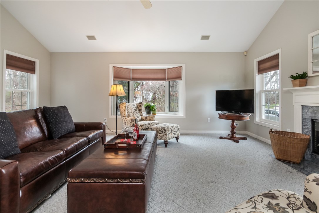 10 Ridge Drive Narragansett, RI 02882 - Photo 9 of 34 Gallery Image 9