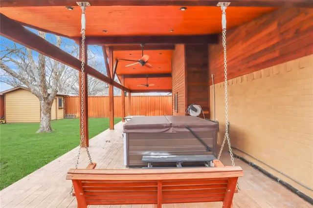 a view of fountain in front of house