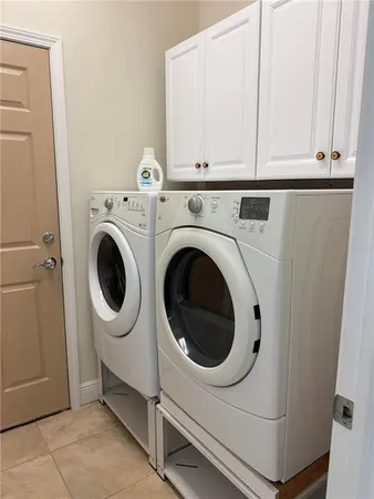 a view of a workspace with furniture