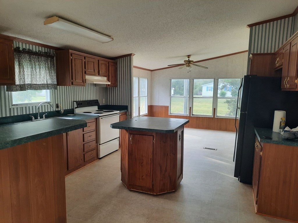 2194 Howard P Anderson Road Halifax, VA 24558 - Photo 5 of 14 Gallery Image 5