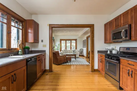 $645,000 | 235 East 15th Street, Indianapolis, IN 46202
