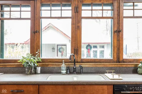 $645,000 | 235 East 15th Street, Indianapolis, IN 46202