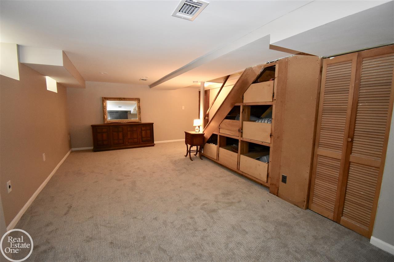 488 Fisher Road Grosse Pointe Farms, MI 48230 - Photo 31 of 40
