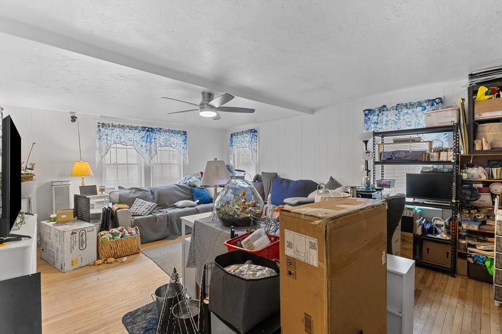 404 High Street Webster, MA 01570 - Photo 12 of 35