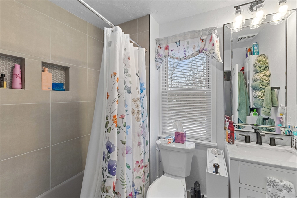 404 High Street Webster, MA 01570 - Photo 17 of 35