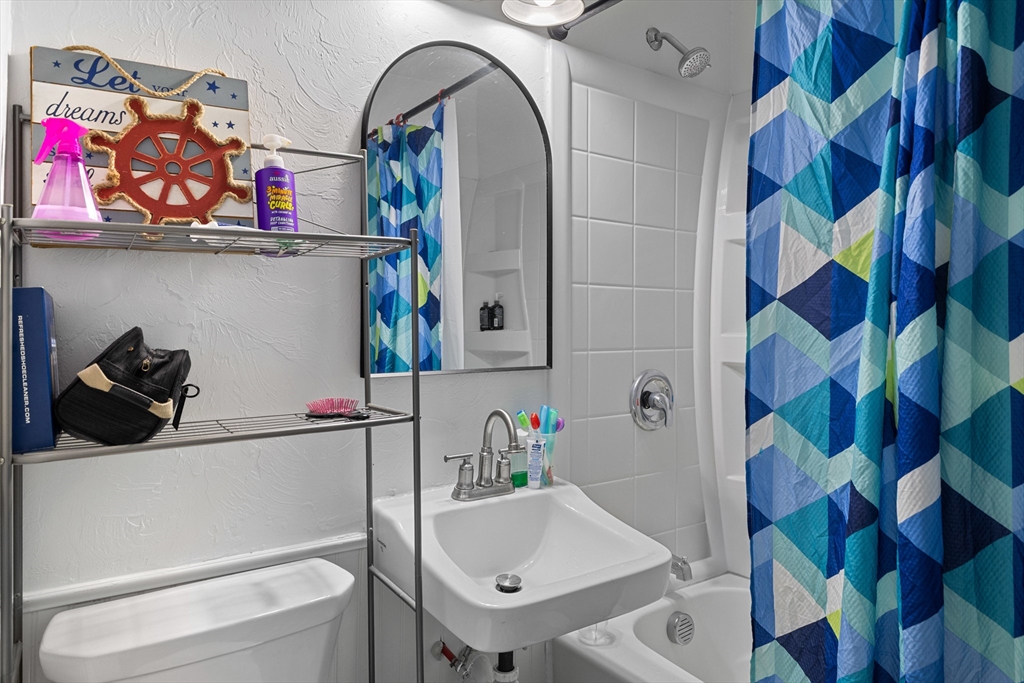 404 High Street Webster, MA 01570 - Photo 28 of 35