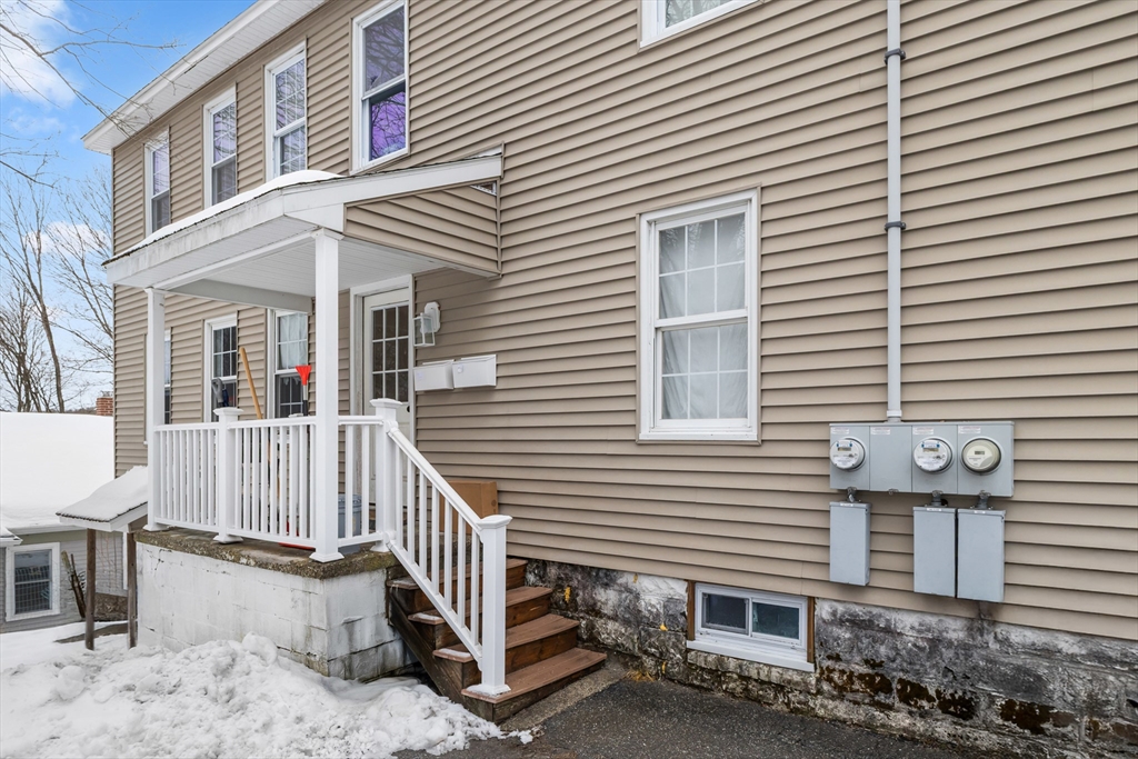 404 High Street Webster, MA 01570 - Photo 6 of 35