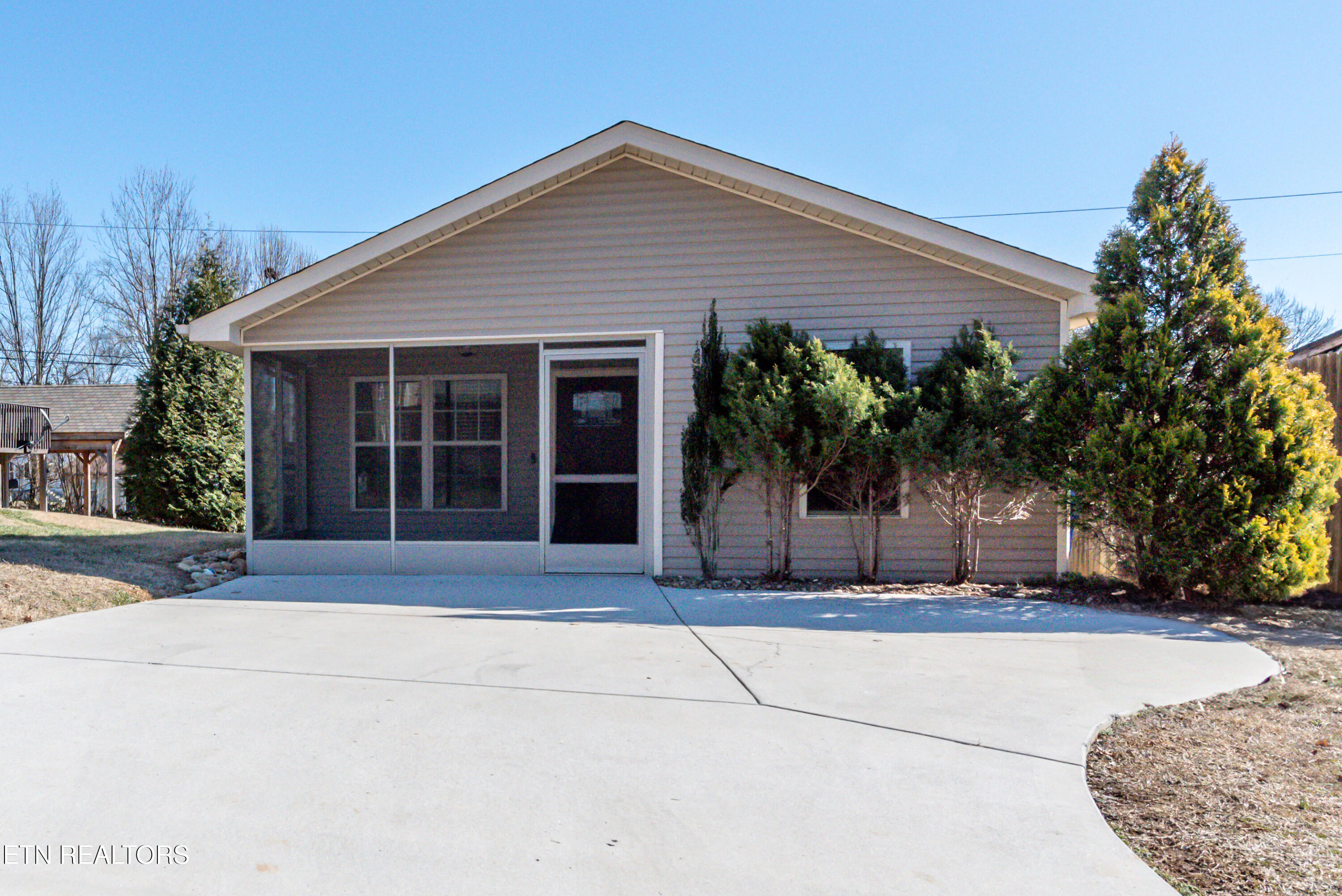 856 Gilbert Street Alcoa, TN 37701 - Photo 1 of 37 DSC_3073