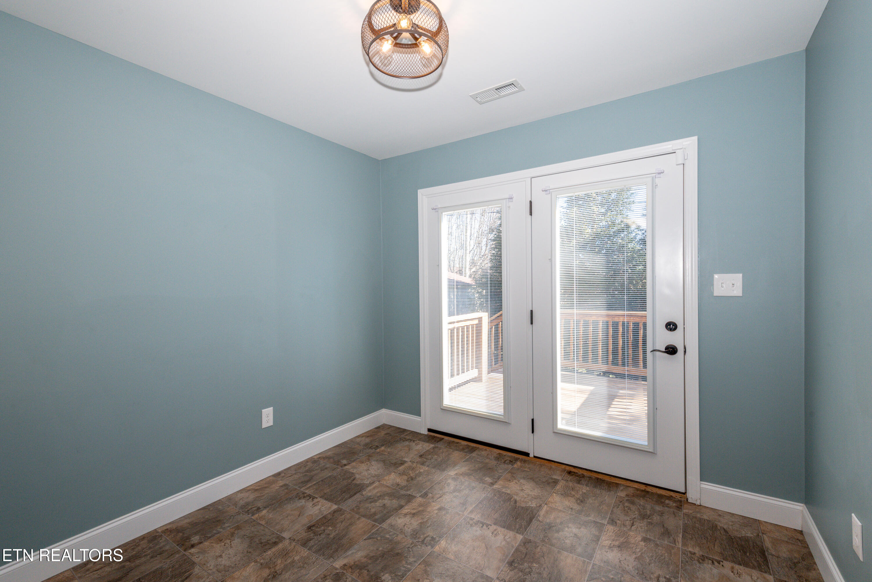 856 Gilbert Street Alcoa, TN 37701 - Photo 14 of 37 DSC_3091