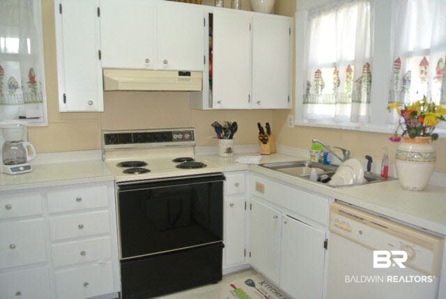 211 West Rose Avenue Foley, AL 36535 - Photo 14 of 20 Kitchen