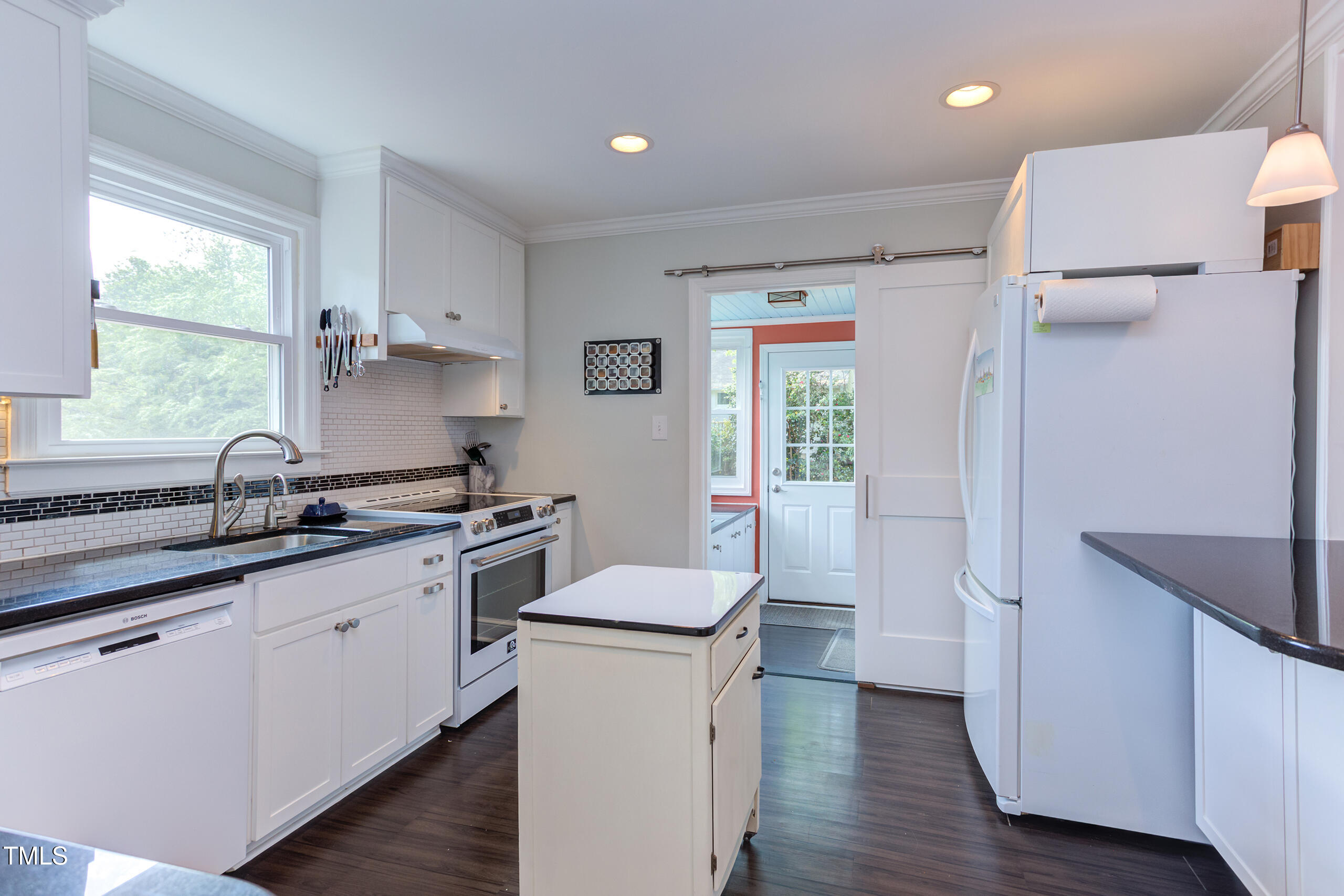 2811 Van Dyke Avenue Raleigh, NC 27607 - Photo 14 of 57 IMG_3490_1_2