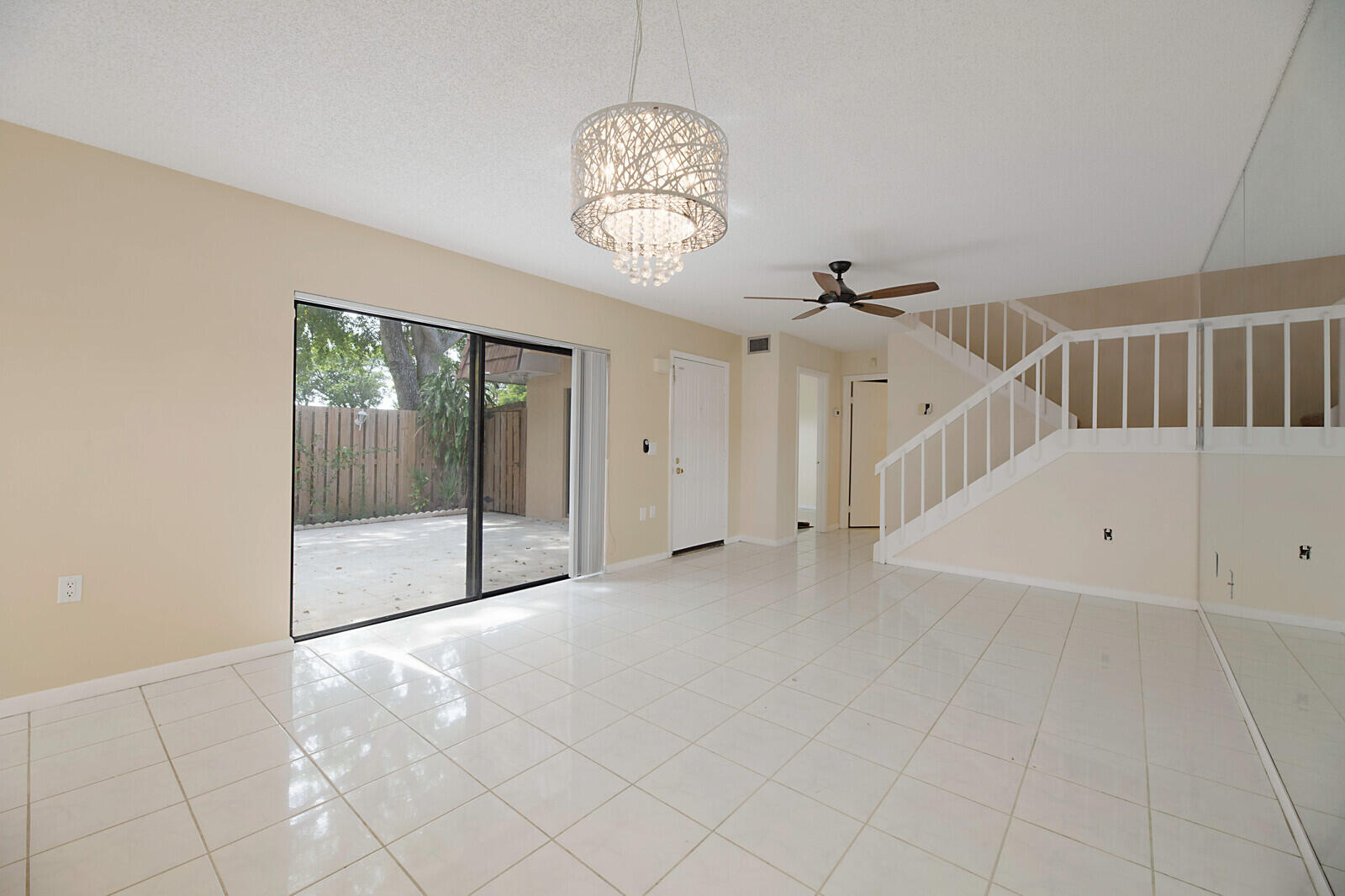 1919 19th Lane Greenacres, FL 33463 - Photo 5 of 25 Living Room