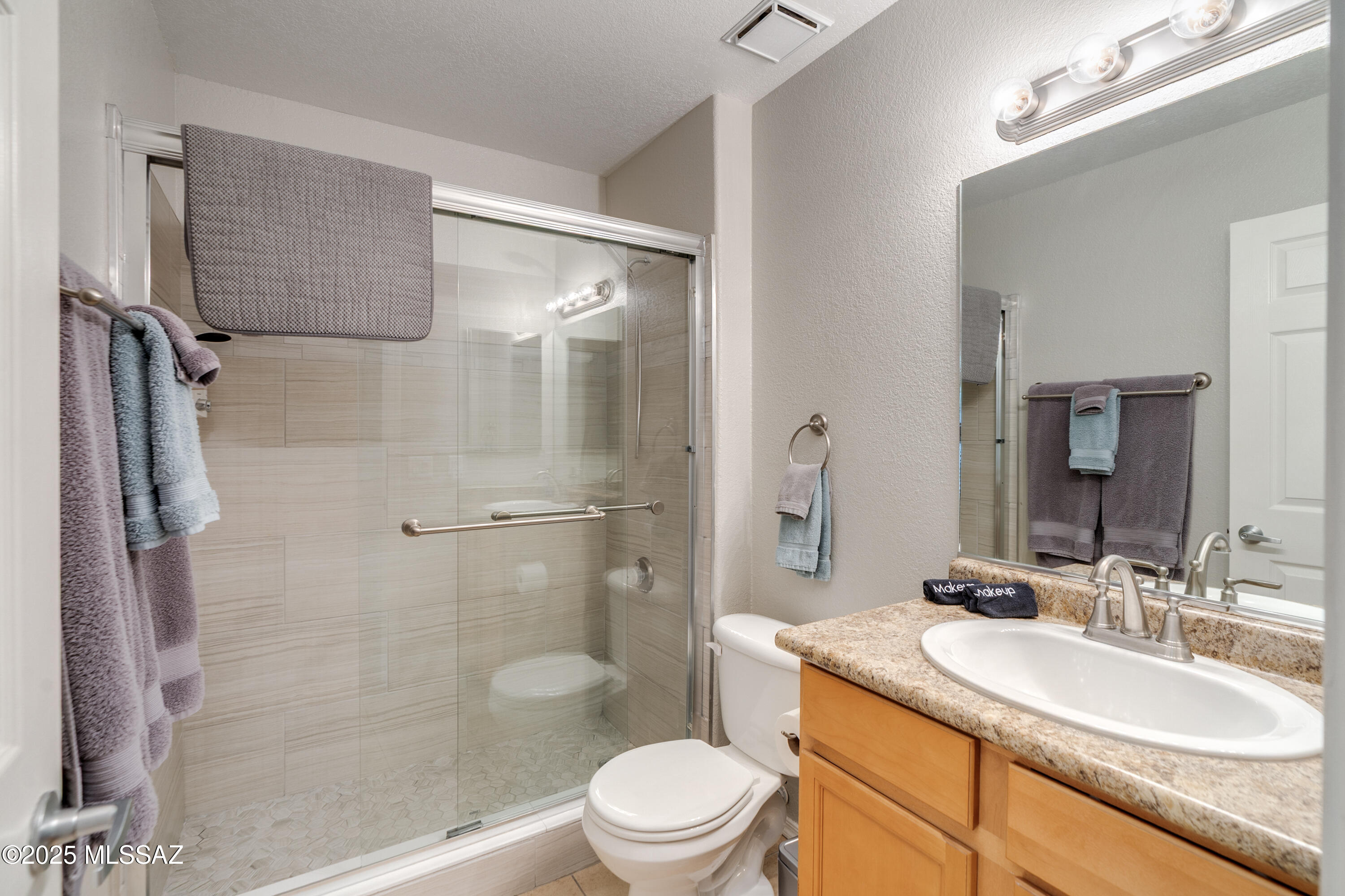 5855 North Kolb Road, Unit 1102 Tucson, AZ 85750 - Photo 20 of 26 Walk-in shower!