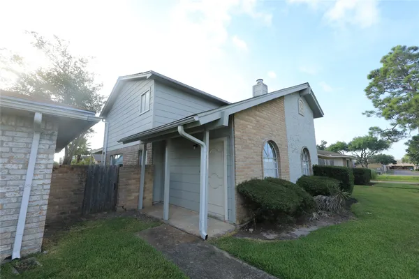 $1,550 | 6573 South Briar Bayou Drive, Houston, TX 77072