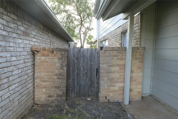 $1,550 | 6573 South Briar Bayou Drive, Houston, TX 77072