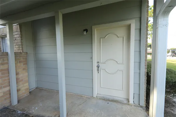 $1,550 | 6573 South Briar Bayou Drive, Houston, TX 77072