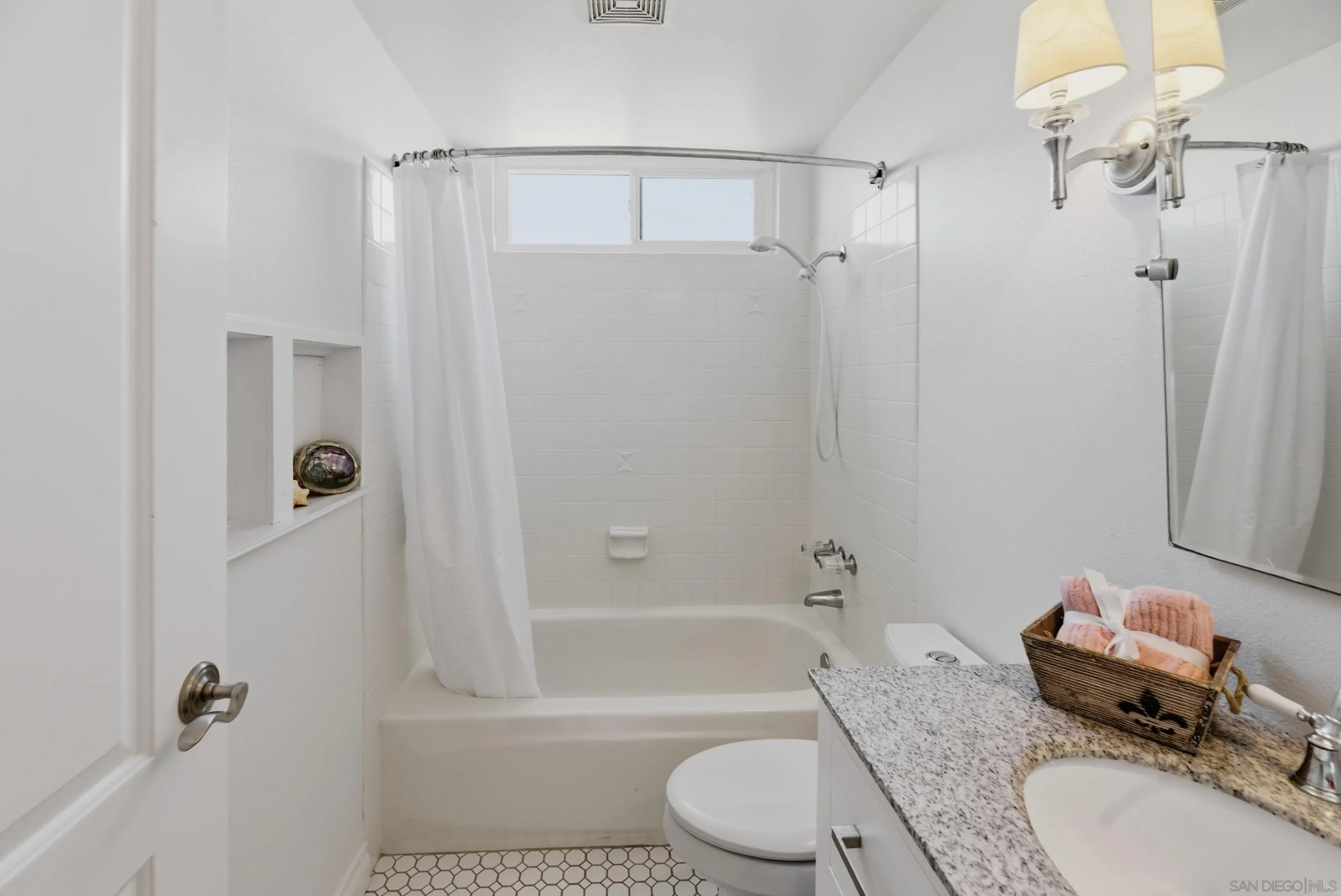 13650 Ahwahnee Way Poway, CA 92064 - Photo 18 of 49