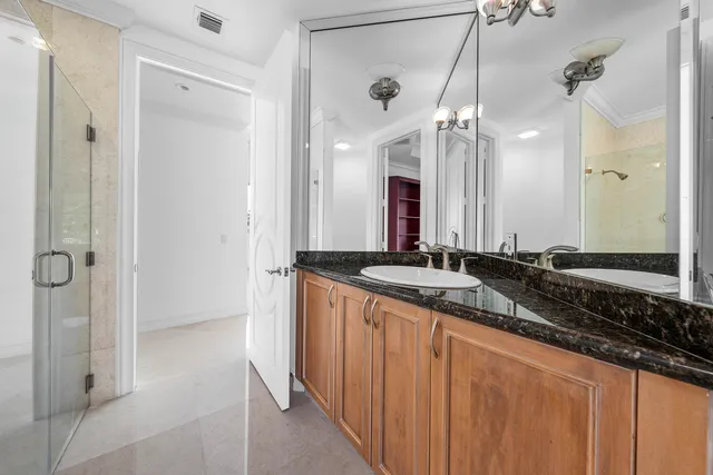 a view of livingroom with furniture