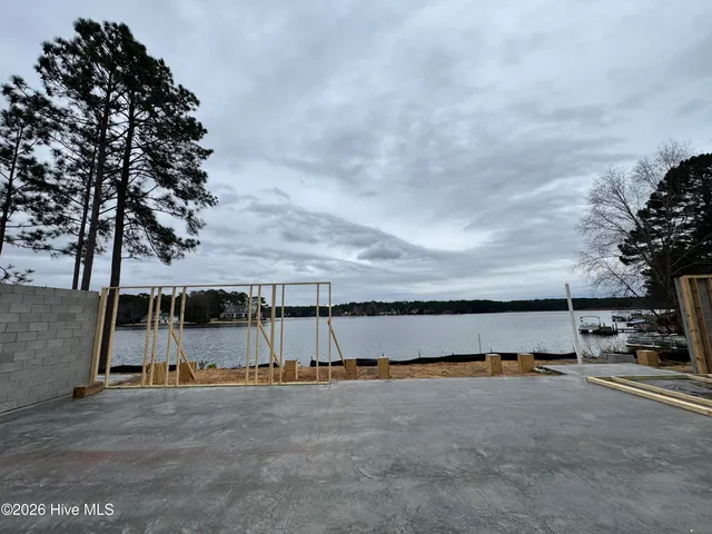 $2,400,000 | 9 Lakeside Court, Pinehurst, NC 28374