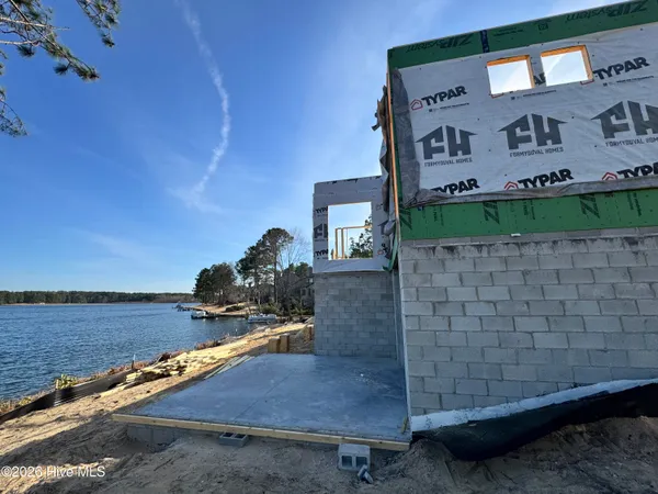 $2,400,000 | 9 Lakeside Court, Pinehurst, NC 28374