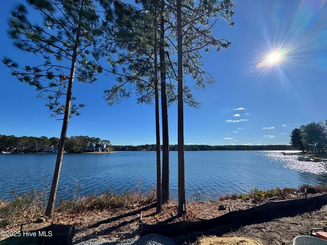 $2,400,000 | 9 Lakeside Court, Pinehurst, NC 28374