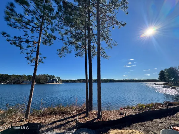 $2,400,000 | 9 Lakeside Court, Pinehurst, NC 28374