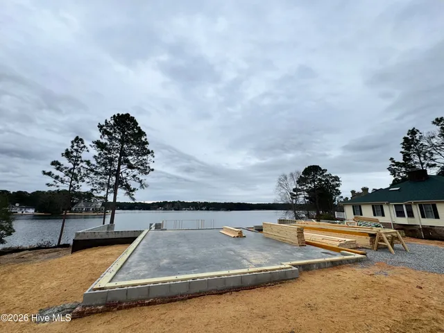 $2,400,000 | 9 Lakeside Court, Pinehurst, NC 28374