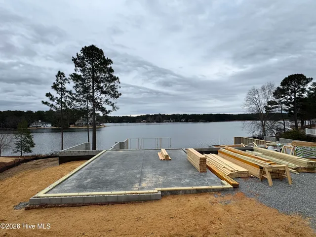 $2,400,000 | 9 Lakeside Court, Pinehurst, NC 28374